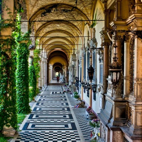 Meet your Posher Mario Laskin! - Picture 14 of 16